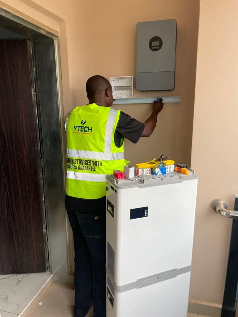 6kVA Hybrid Inverter paired with 15kWh LiFePO4 installation